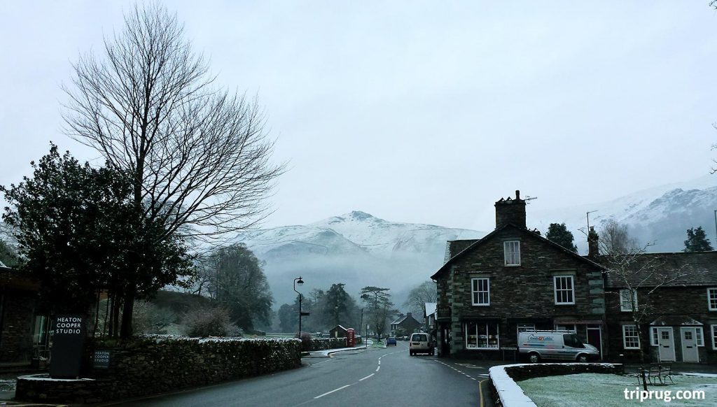 Grasmere village, Broadgate road with views